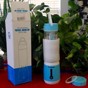 Rechargeable portable juicing cup